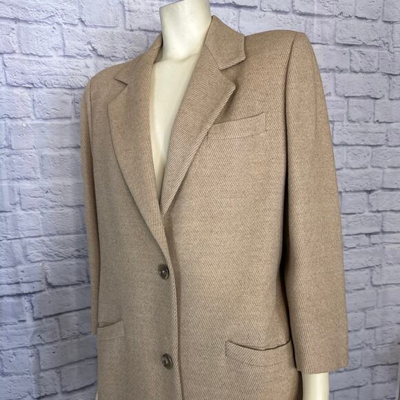 VINTAGE SALVATORE FERRAGAMO Wool & Alpace blend three piece suit in tan medium - Picture 10 of 17